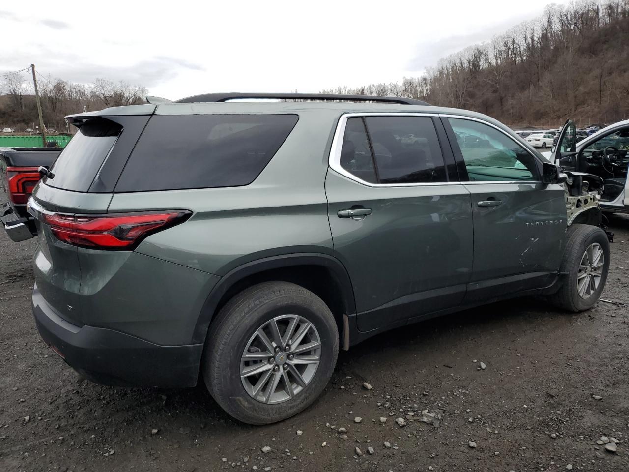 2022 Chevrolet Traverse VIN 1GNEVHKW4NJ177926 Copart auction photo, front end damage thumbnail 3