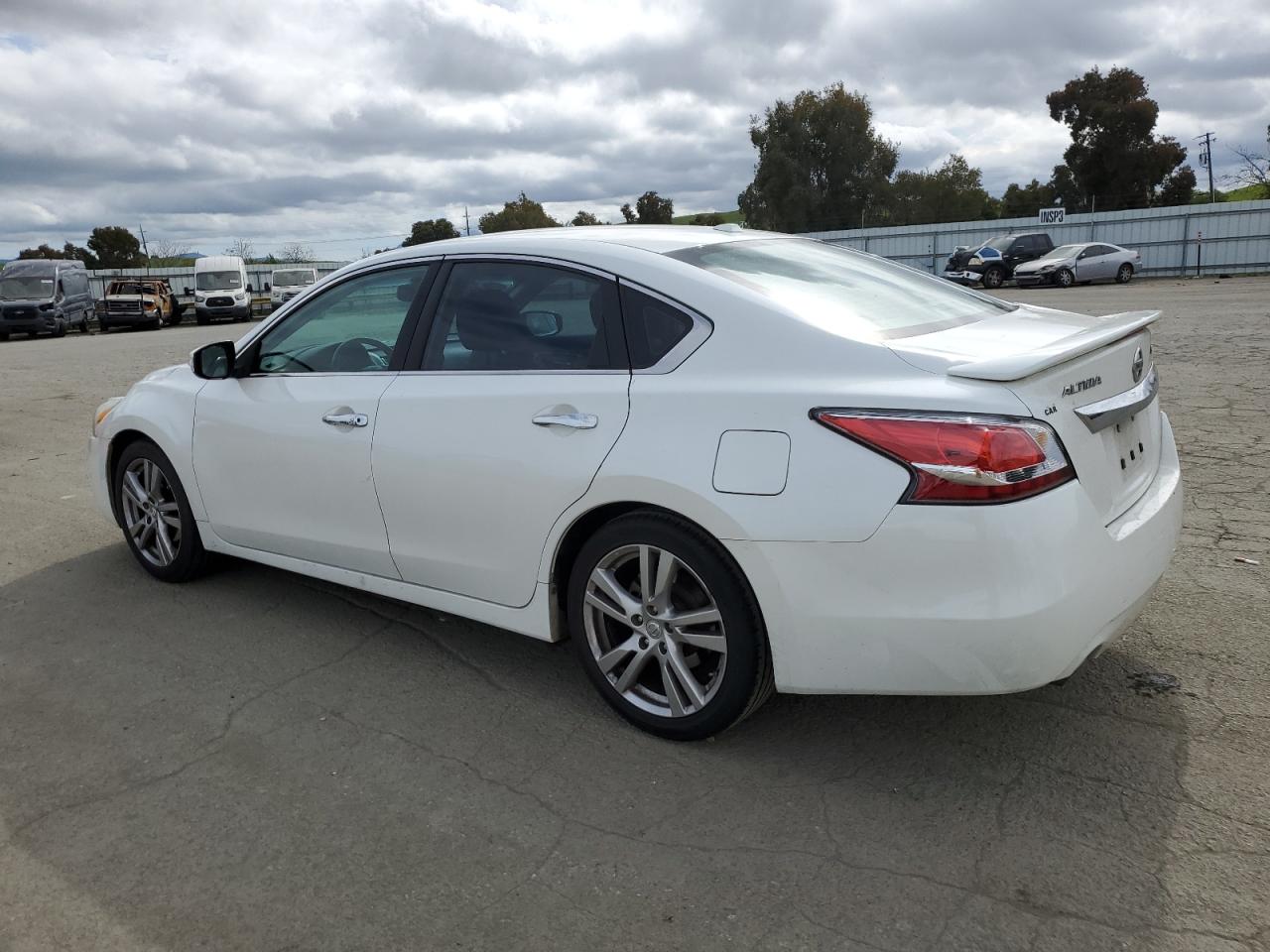 2014 Nissan Altima VIN 1N4BL3AP1EC265325 Copart auction photo, rear end damage thumbnail 2