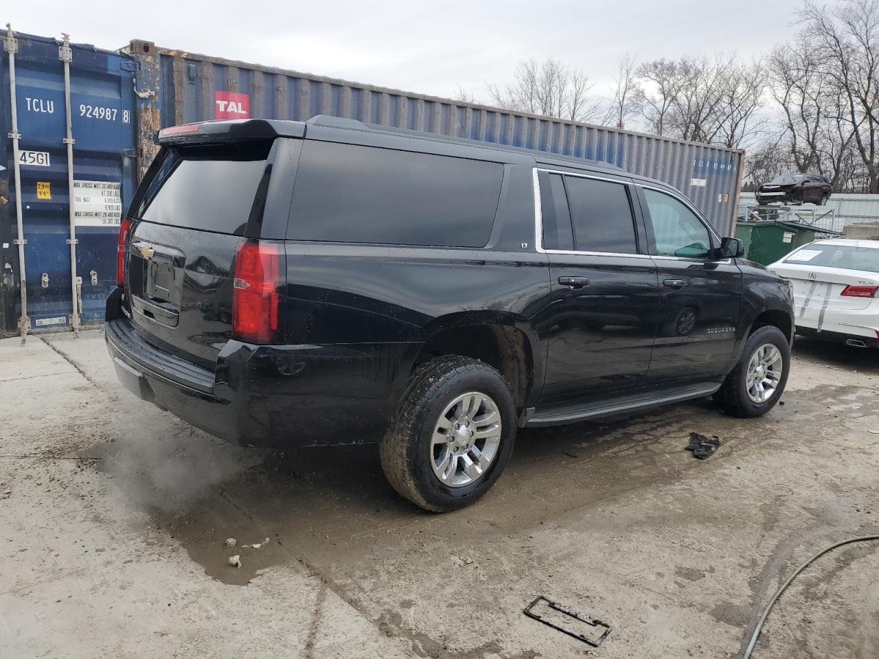 2015 Chevrolet Suburban VIN 1GNSKJKC4FR158594 Copart auction photo, front end / undercarriage damage thumbnail 3