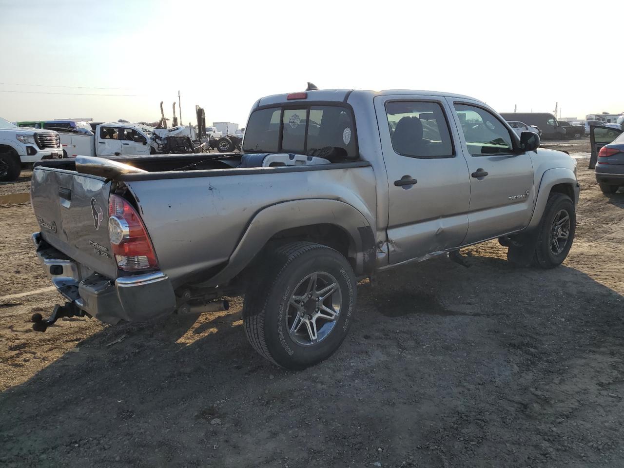 2014 Toyota Tacoma VIN 3TMJU4GN2EM165277 Copart auction photo, rear end / side damage thumbnail 3