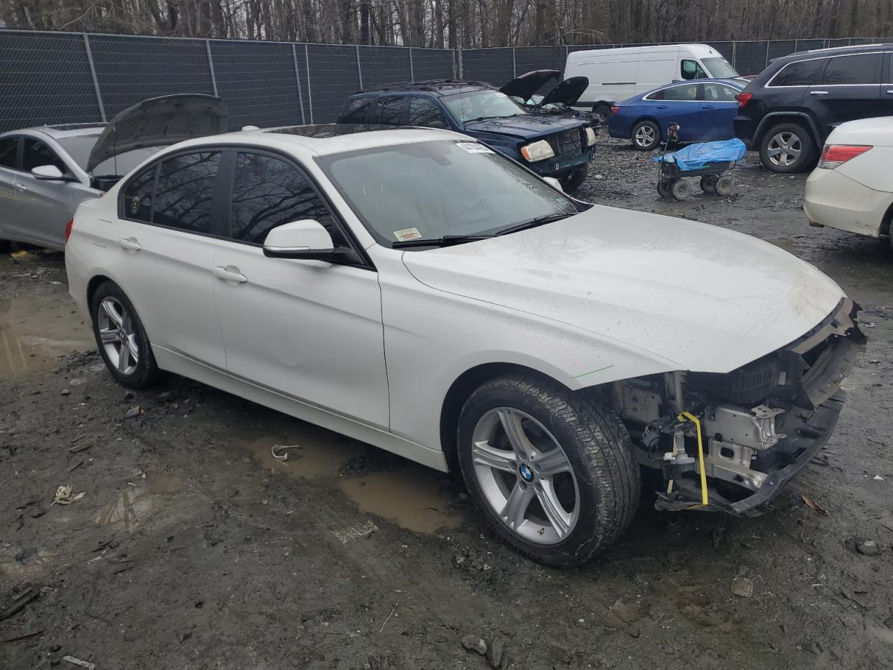 2013 BMW 3er VIN WBA3B5C56DF591978 Copart auction photo, front end damage thumbnail 4