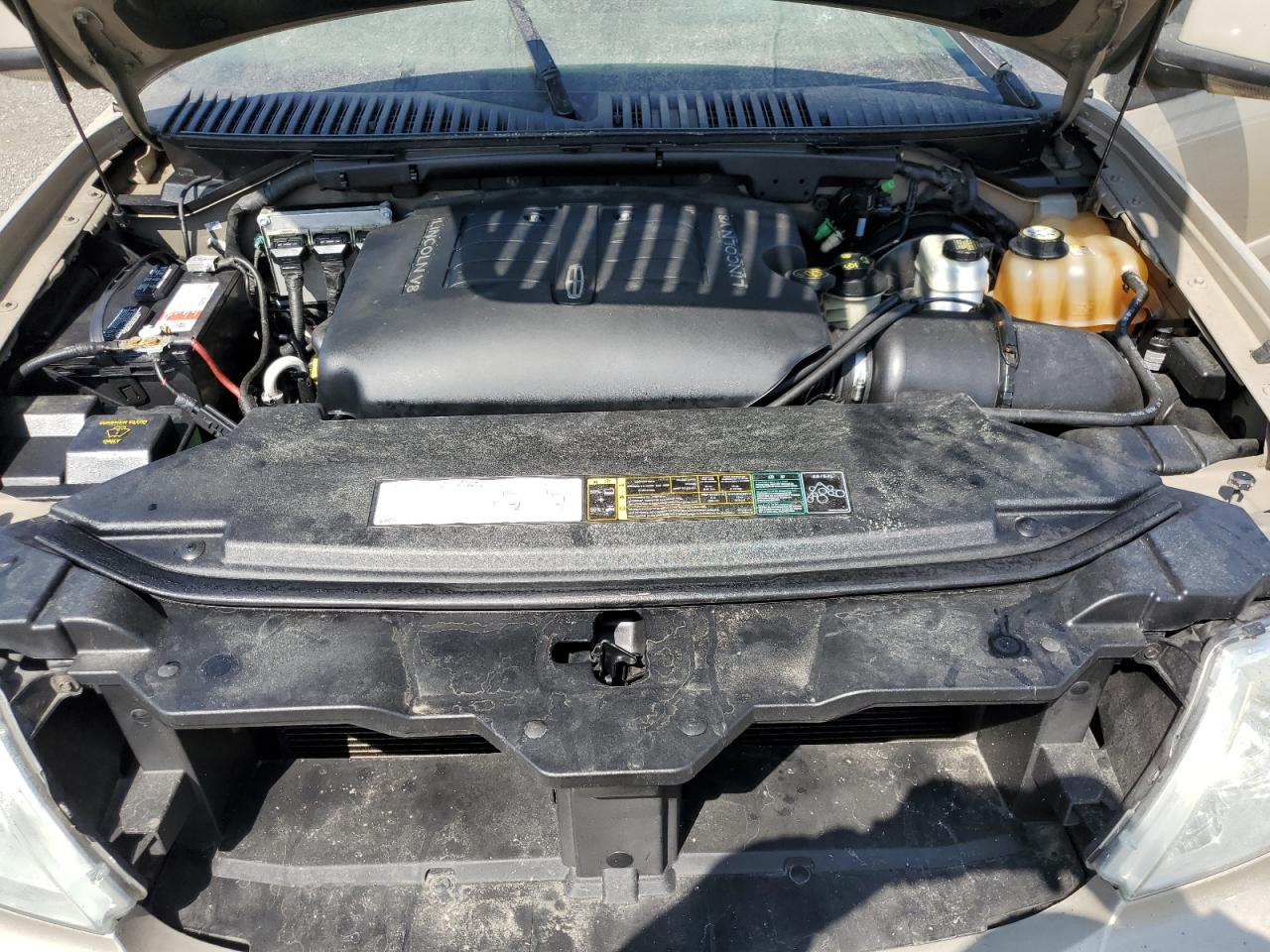 2004 Lincoln Navigator VIN 5LMFU27R34LJ14179 Copart auction photo, water/flood damage thumbnail 12