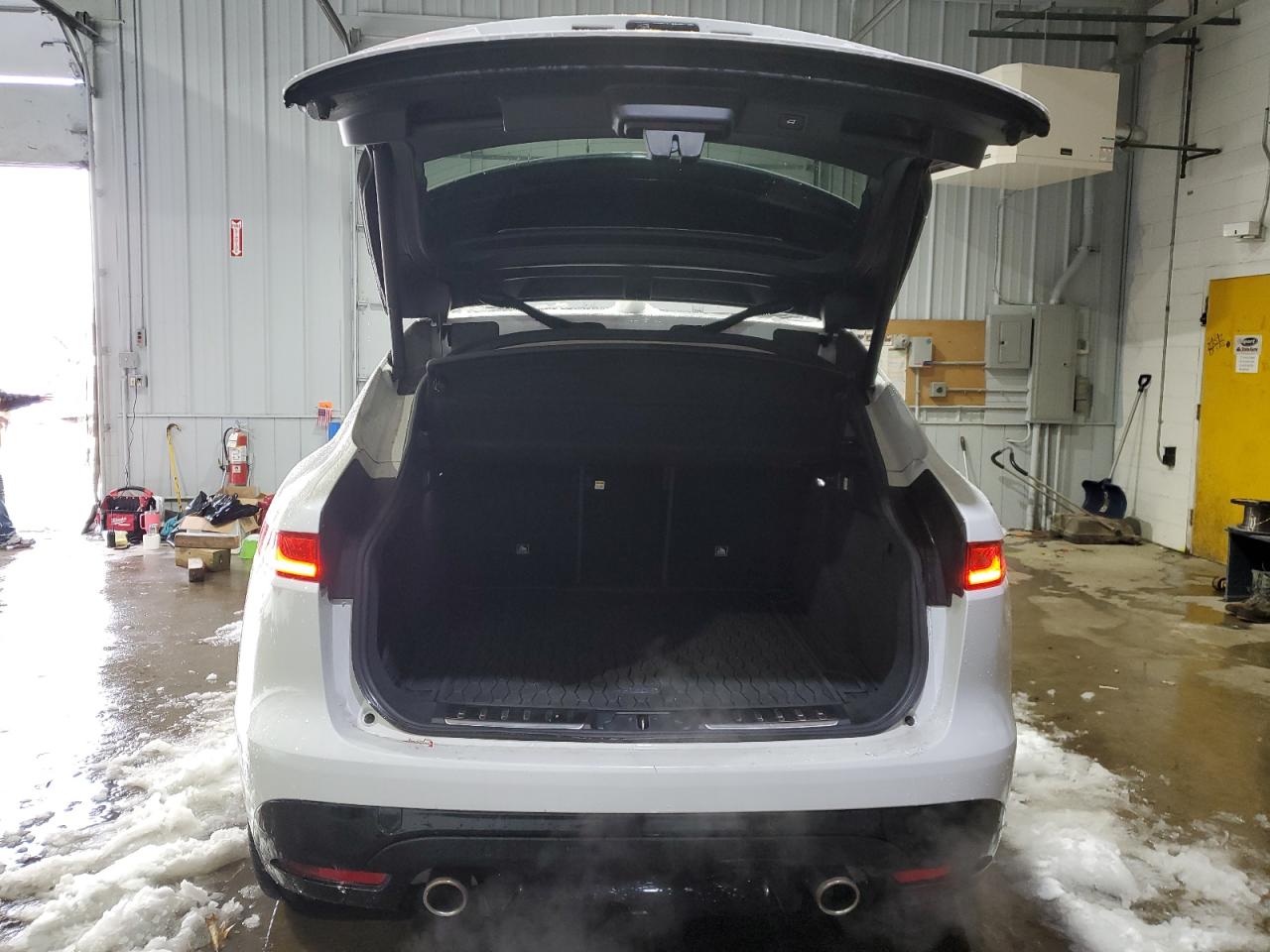 2019 Jaguar F-Pace VIN SADCM2FV4KA369008 Copart auction photo, front end / side damage thumbnail 6