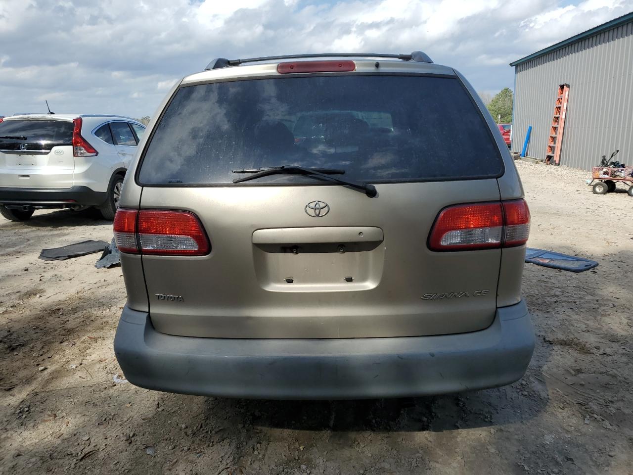 2002 Toyota Sienna VIN 4T3ZF19C42U413742 Copart auction photo, minor dent/scratches damage thumbnail 6