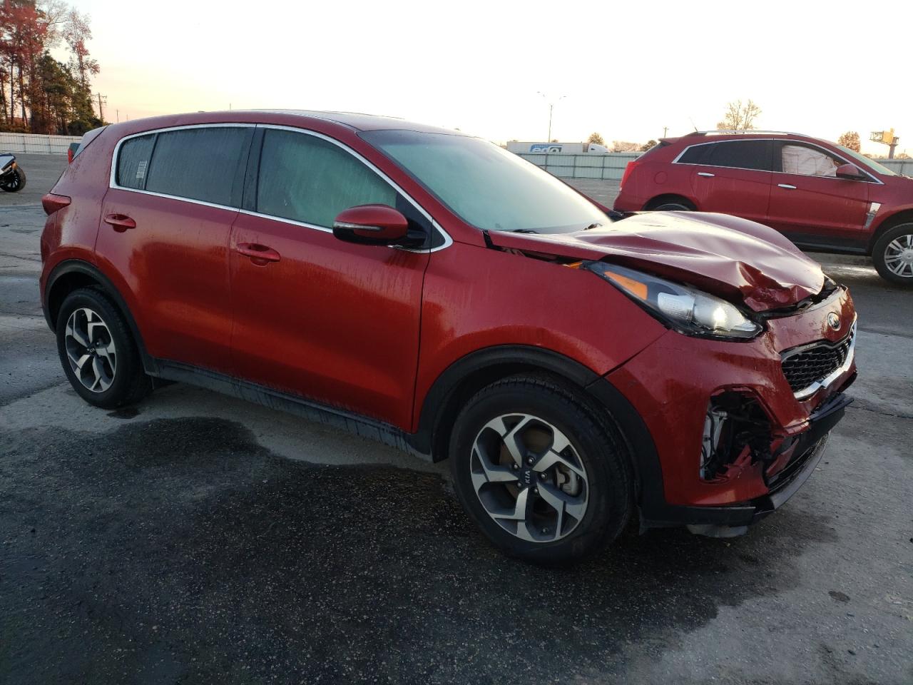 2021 KIA Sportage VIN KNDPM3AC4M7917081 Copart auction photo, front end damage thumbnail 4