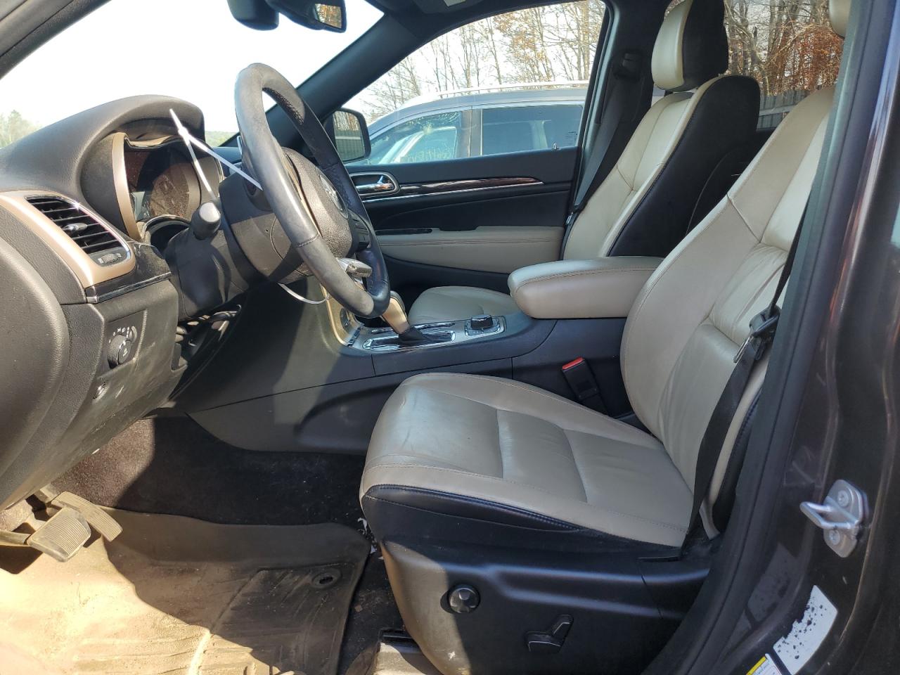 2016 Jeep Grand Cherokee VIN 1C4RJFBG9GC450563 Copart auction photo, front end / minor dent/scratches damage thumbnail 7