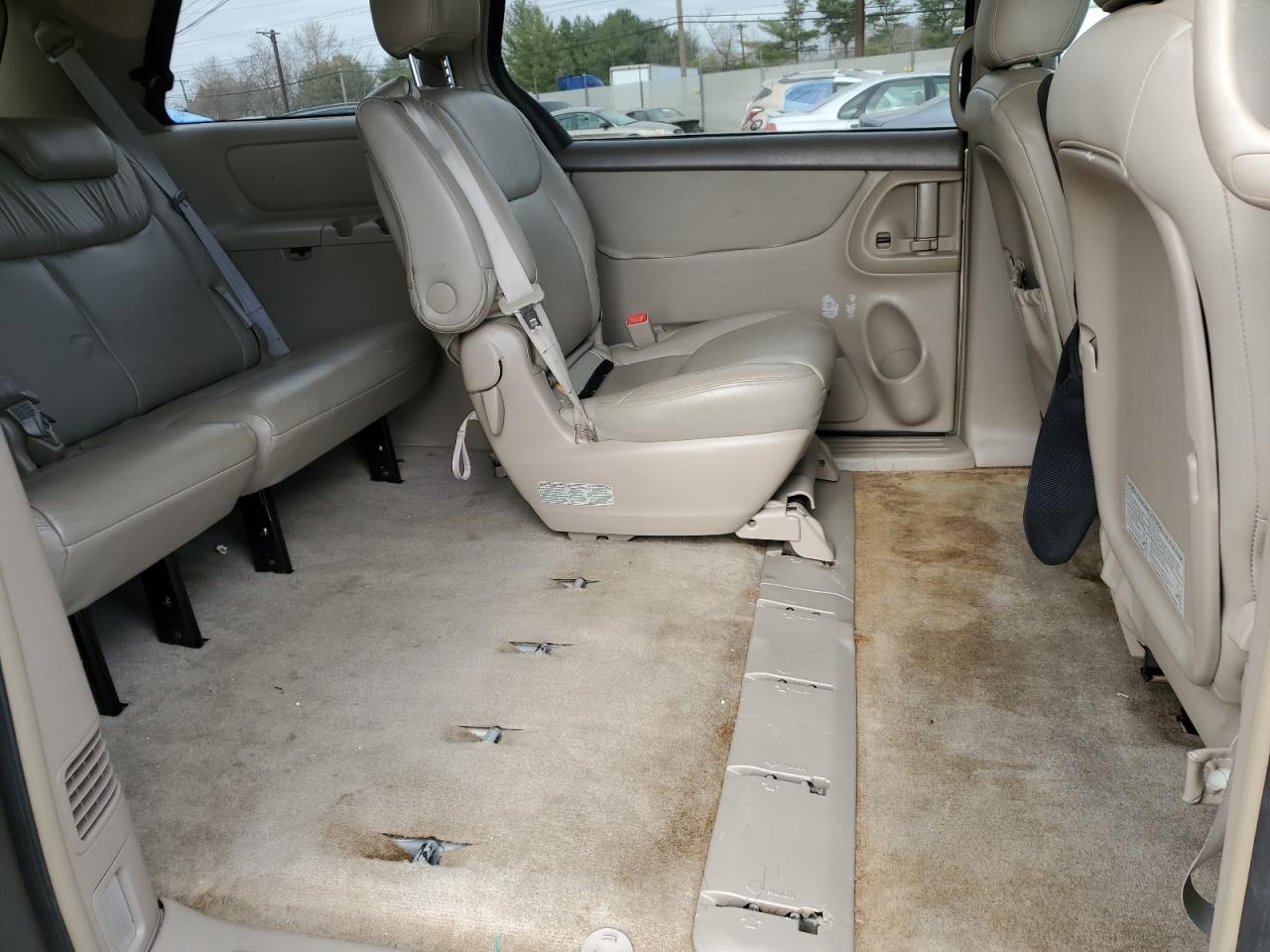 2005 Toyota Sienna VIN 5TDZA23C05S247934 Copart auction photo, side / front end damage thumbnail 11