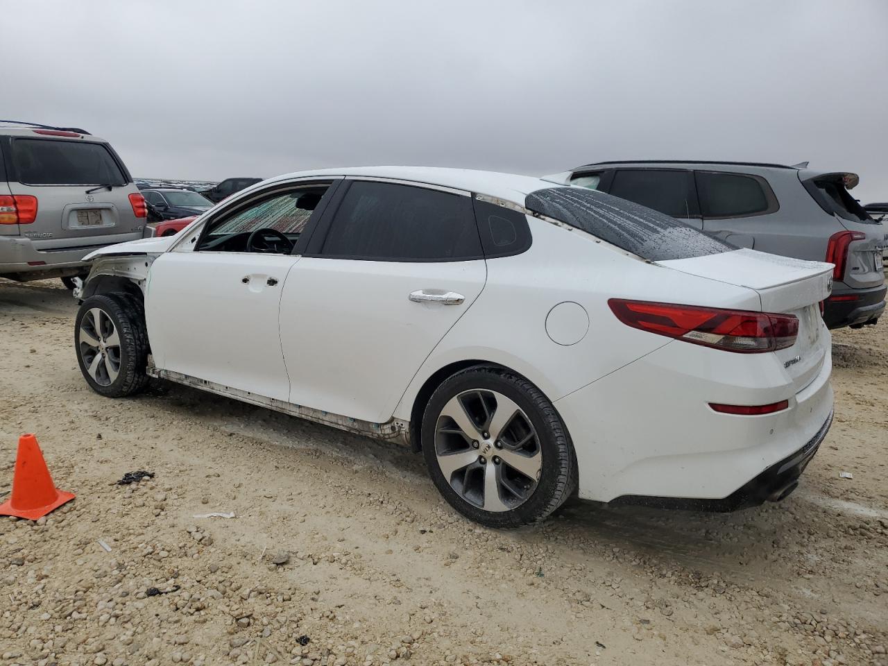 2019 KIA Optima VIN 5XXGT4L32KG315631 Copart auction photo, front end / side damage thumbnail 2