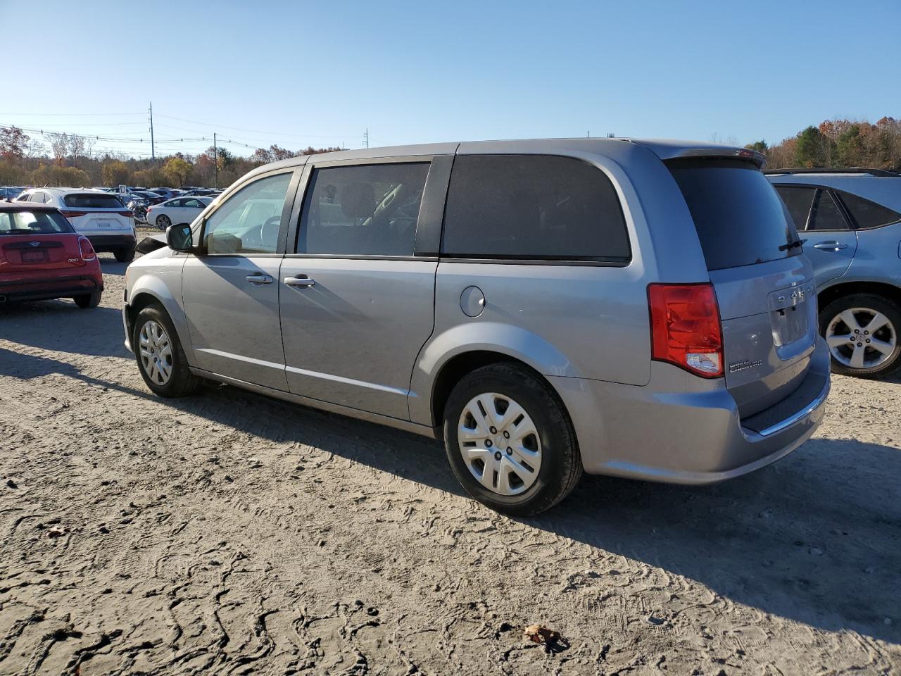 2018 Dodge Caravan VIN 2C4RDGBG8JR158415 Copart auction photo, front end damage thumbnail 2