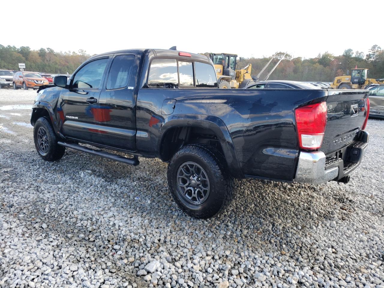 2018 Toyota Tacoma VIN 5TFSZ5AN2JX153588 Copart auction photo, front end damage thumbnail 2