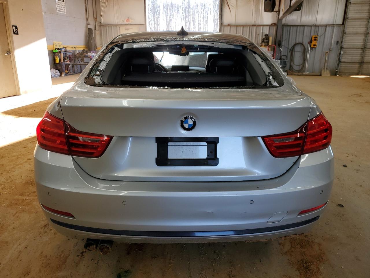 2015 BMW 4er VIN WBA4A5C51FG052009 Copart auction photo, rear end damage thumbnail 6