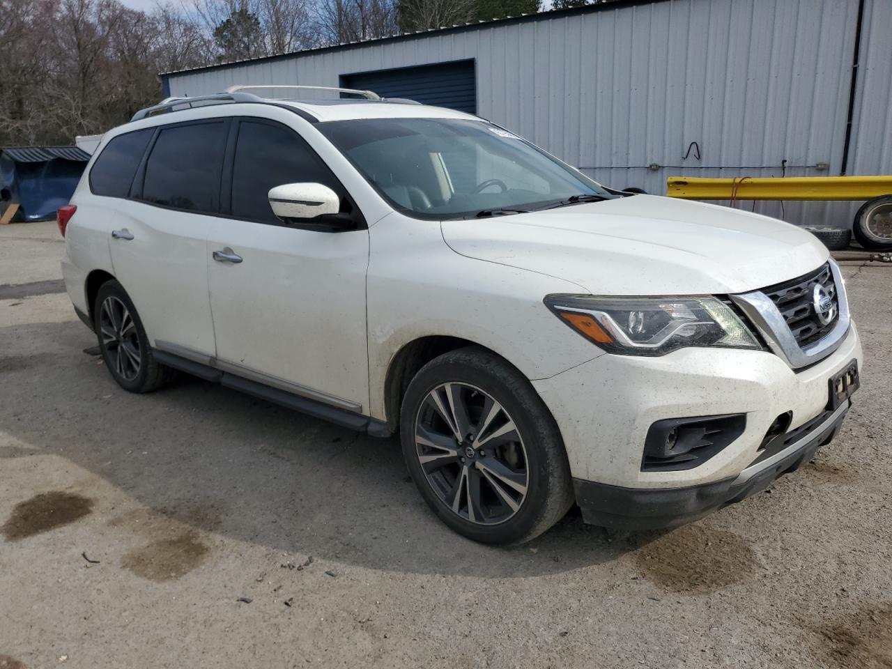2017 Nissan Pathfinder VIN 5N1DR2MN3HC612739 Copart auction photo, front end / minor dent/scratches damage thumbnail 4