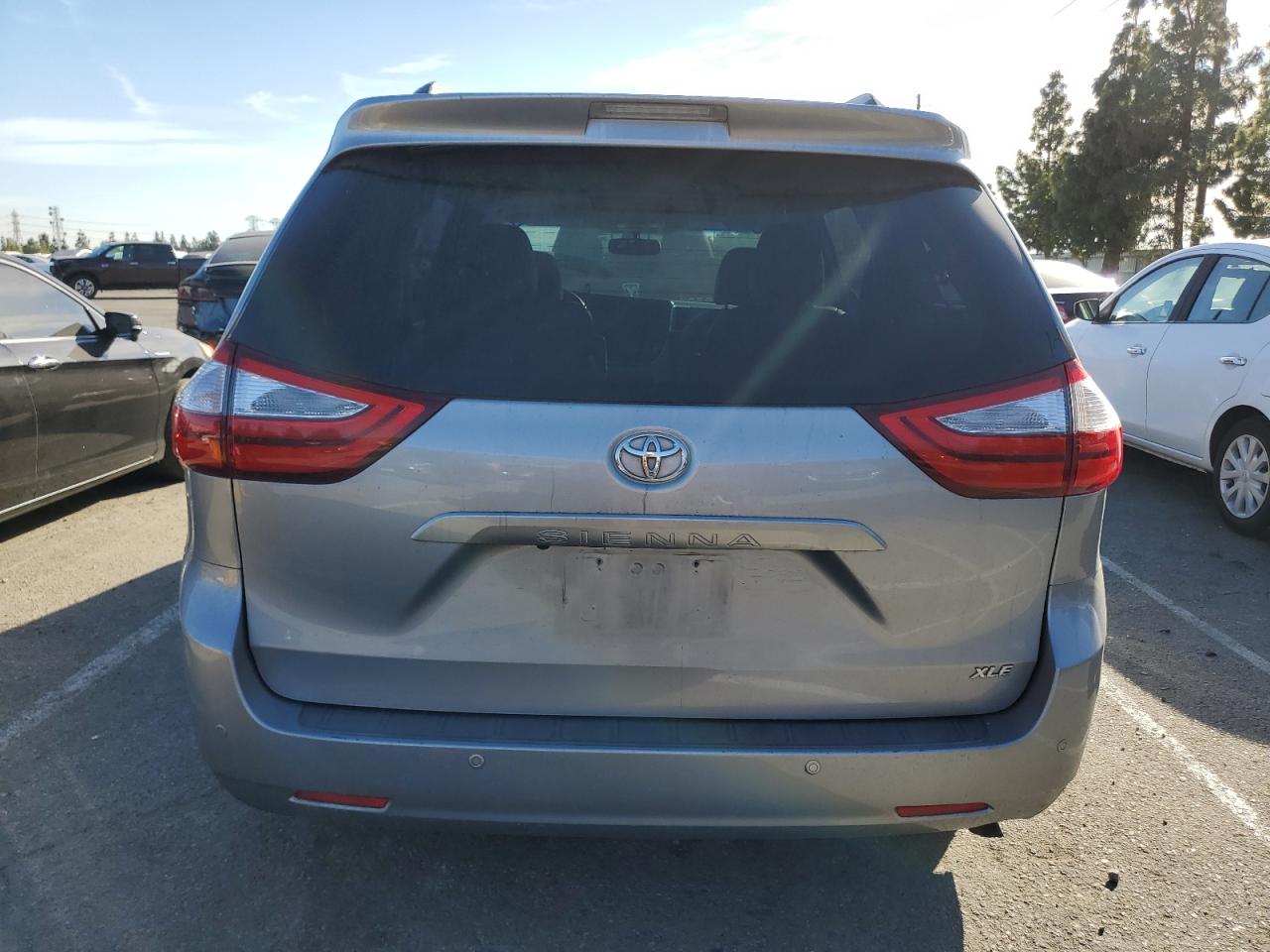 2015 Toyota Sienna VIN 5TDYK3DC9FS672793 Copart auction photo, all over damage thumbnail 6