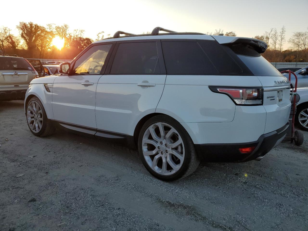 2016 Land Rover Range Rover VIN SALWR2PF5GA118659 Copart auction photo, front end damage thumbnail 2