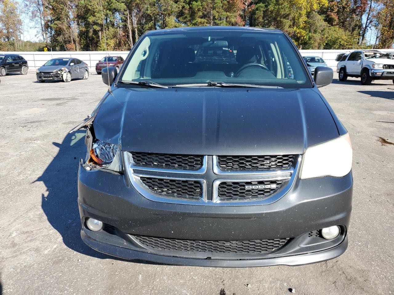 2012 Dodge Caravan VIN 2C4RDGDG7CR171978 Copart auction photo, front end / side damage thumbnail 5