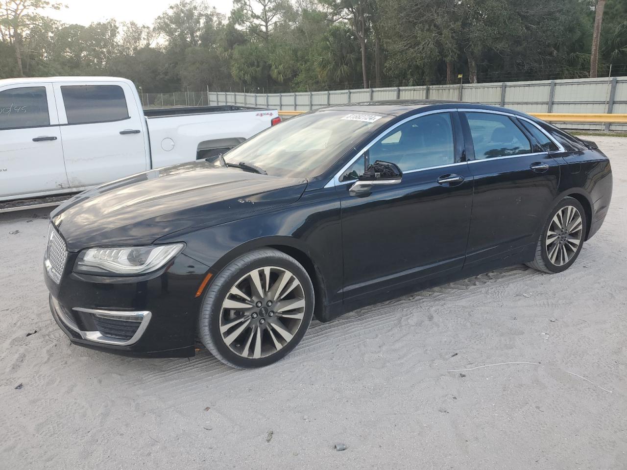 2017 Lincoln MKZ VIN 3LN6L5E92HR601357