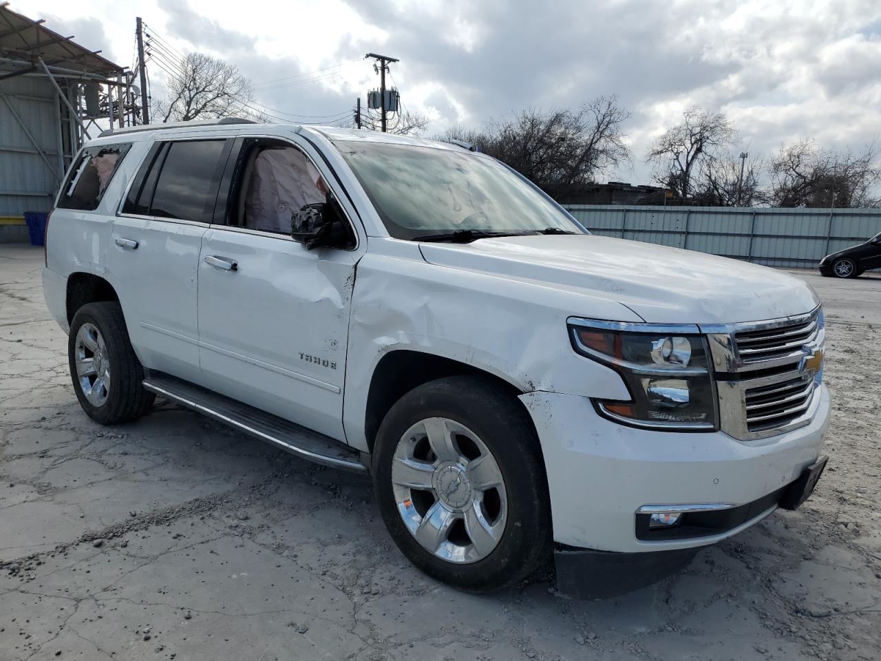 2017 Chevrolet Tahoe VIN 1GNSCCKC4HR209264 Copart auction photo, front end / side damage thumbnail 4