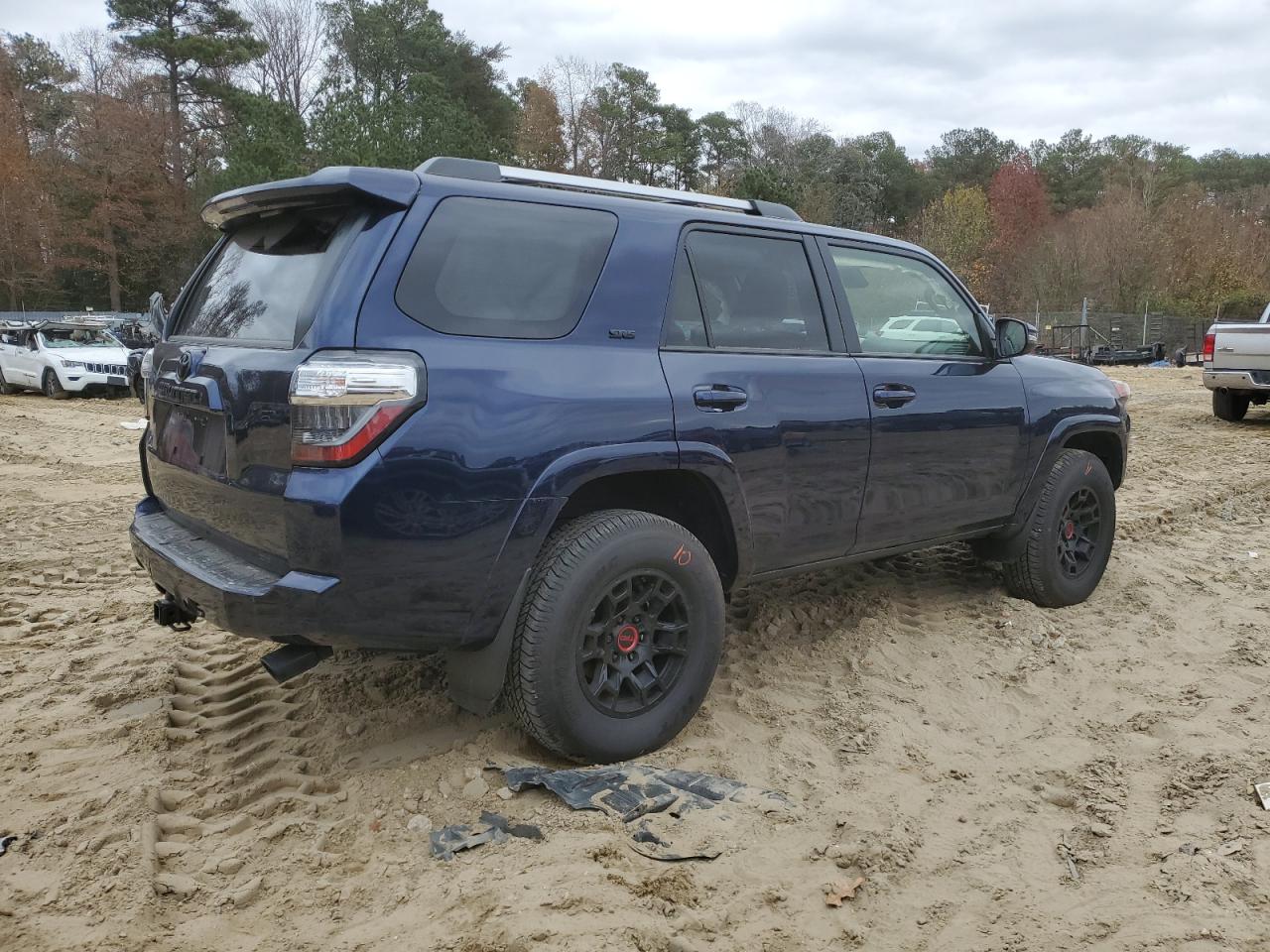 2024 Toyota 4Runner VIN JTENU5JR3R6251766 Copart auction photo, front end / minor dent/scratches damage thumbnail 3
