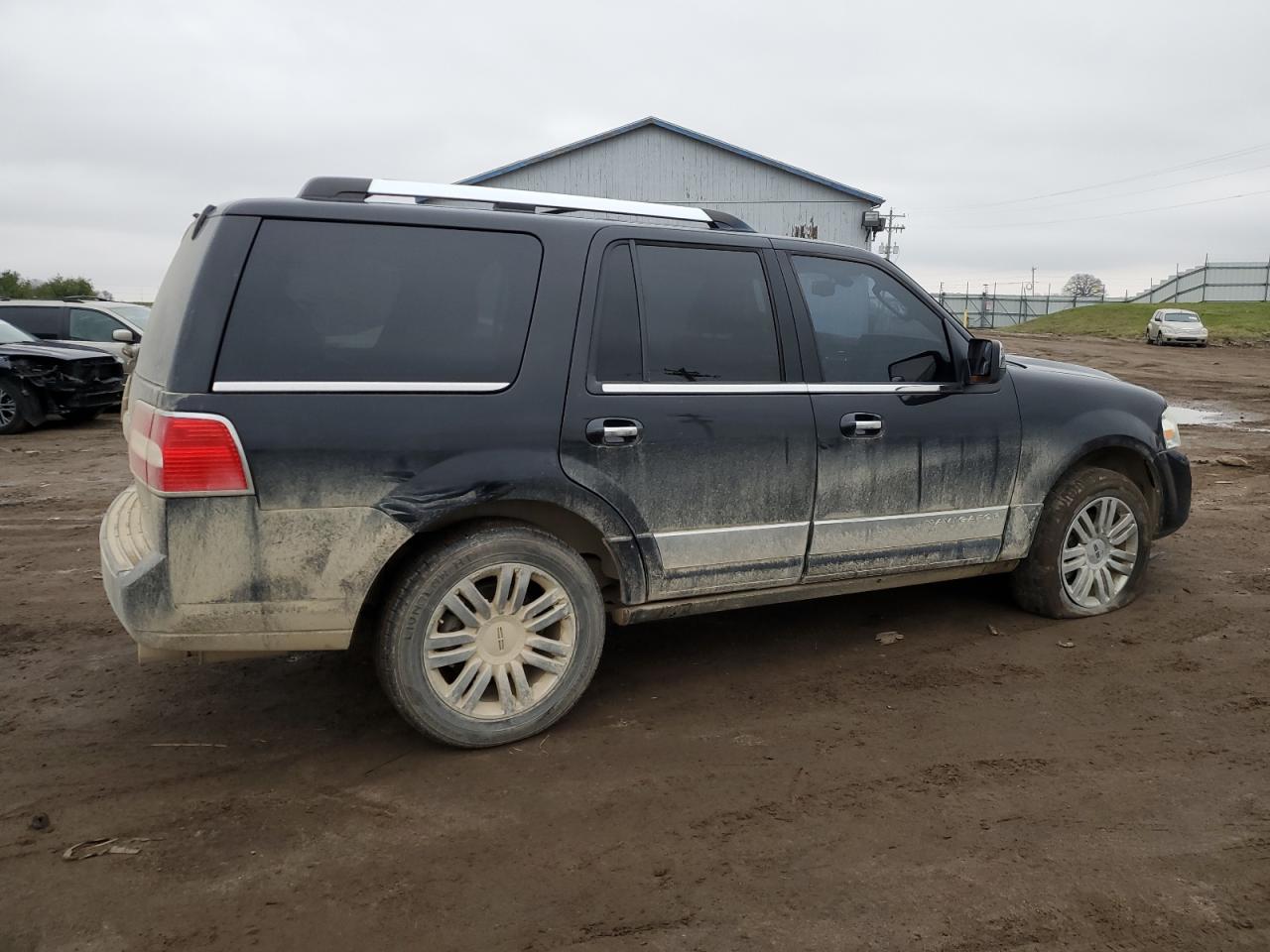 2010 Lincoln Navigator VIN 5LMJJ2J55AEJ10224 Copart auction photo, front end damage thumbnail 3