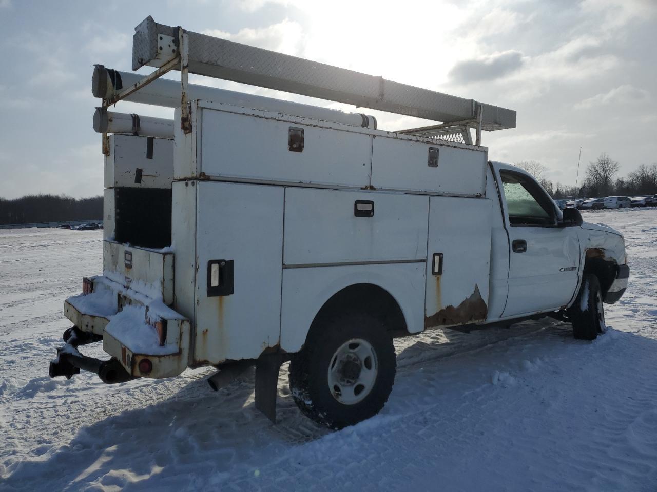 2007 Chevrolet Silverado VIN 1GCHK24U27E140618 Copart auction photo, front end / minor dent/scratches damage thumbnail 3