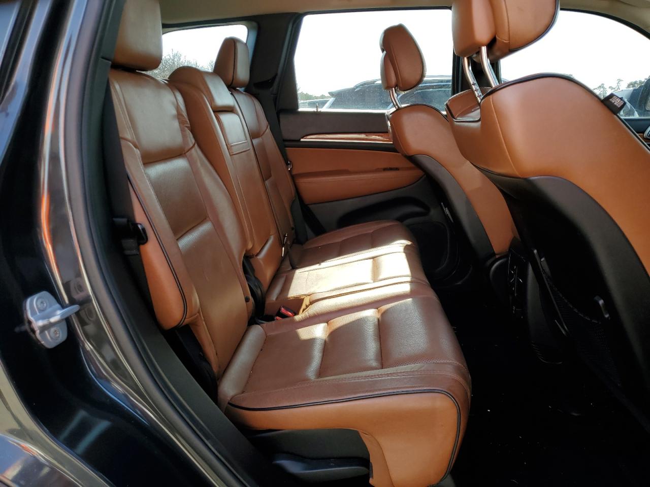 2011 Jeep Grand Cherokee VIN 1J4RR6GG2BC688243 Copart auction photo, front end / minor dent/scratches damage thumbnail 11