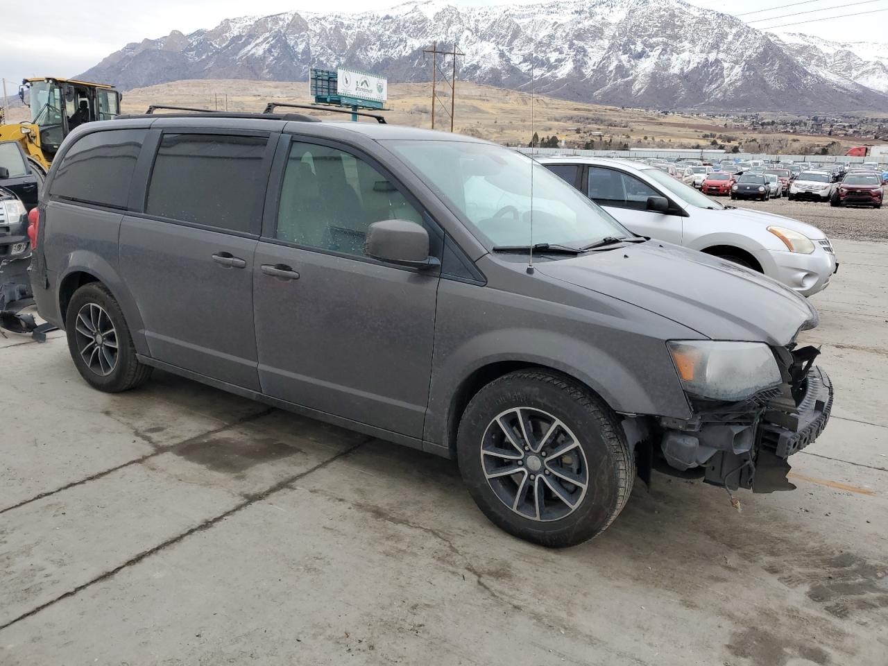 2018 Dodge Caravan VIN 2C4RDGEG8JR344225 Copart auction photo, front end damage thumbnail 4