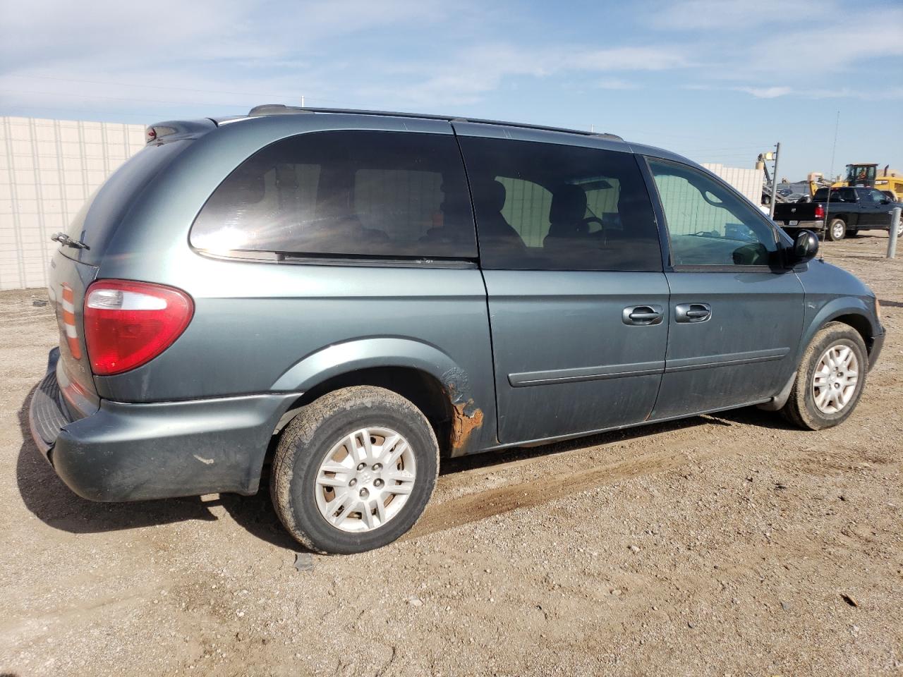2005 Dodge Caravan VIN 2D4GP24R95R369132 Copart auction photo, hail / rear end damage thumbnail 3