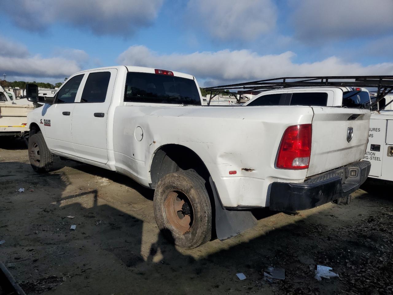 2015 RAM 3500 VIN 3C63RRGL0FG534246 Copart auction photo, front end / minor dent/scratches damage thumbnail 2