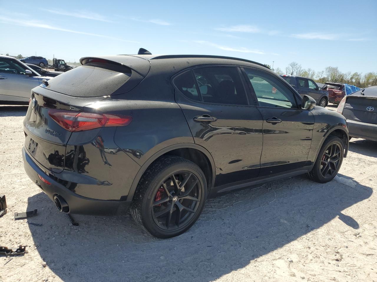 2020 Alfa Romeo Stelvio VIN ZASPAJAN5L7C94672 Copart auction photo, front end / minor dent/scratches damage thumbnail 3