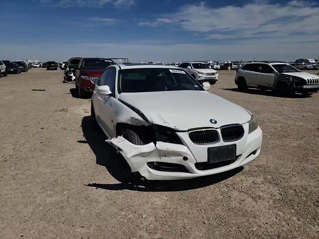 2011 BMW 3er VIN WBAPH7C52BE681028 Copart auction photo, front end damage thumbnail 11