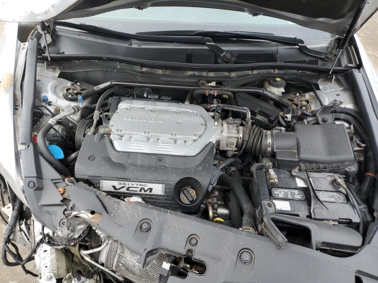 2011 Honda Accord VIN 1HGCP3F80BA002319 Copart auction photo, front end / minor dent/scratches damage thumbnail 11