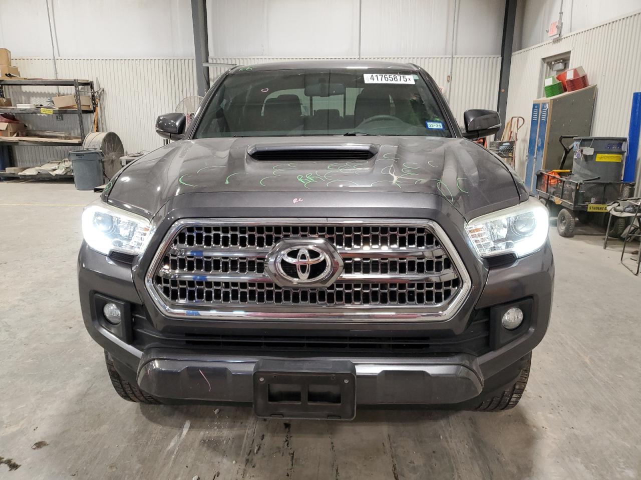 2017 Toyota Tacoma VIN 5TFAZ5CNXHX036506 Copart auction photo, hail damage thumbnail 5