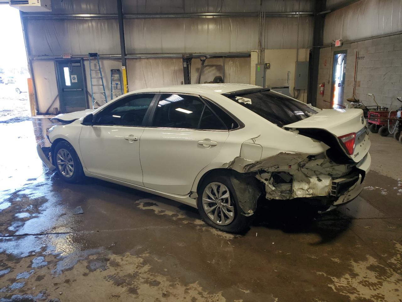 2016 Toyota Camry VIN 4T4BF1FK0GR542015 Copart auction photo, front end / rear end damage thumbnail 2