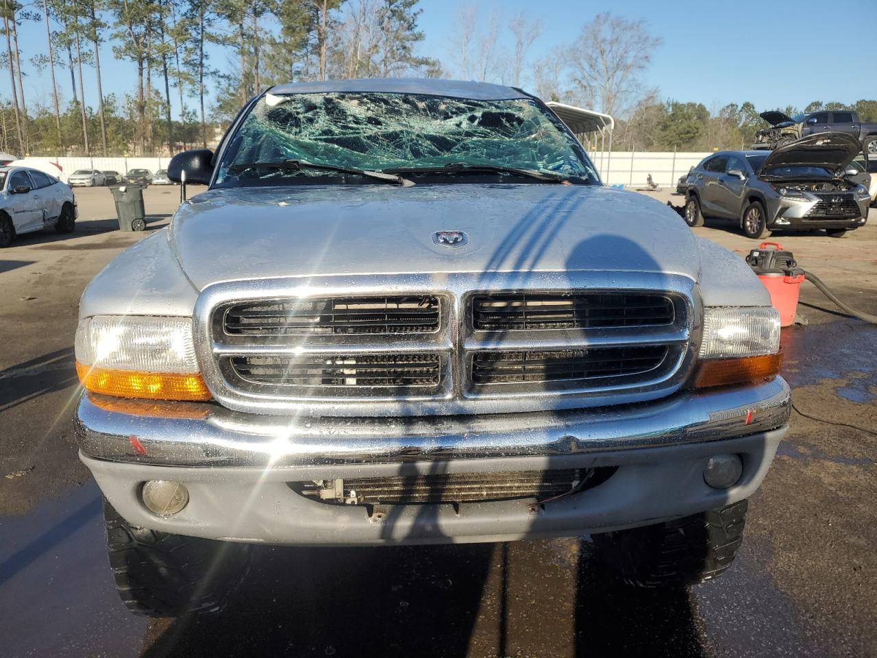 2002 Dodge Dakota VIN 1B7HG48N42S588224 Copart auction photo, rollover damage thumbnail 5