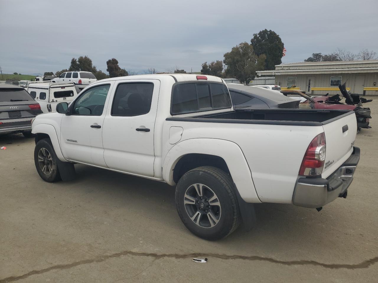 2011 Toyota Tacoma VIN 3TMJU4GNXBM114461 Copart auction photo, front end damage thumbnail 2