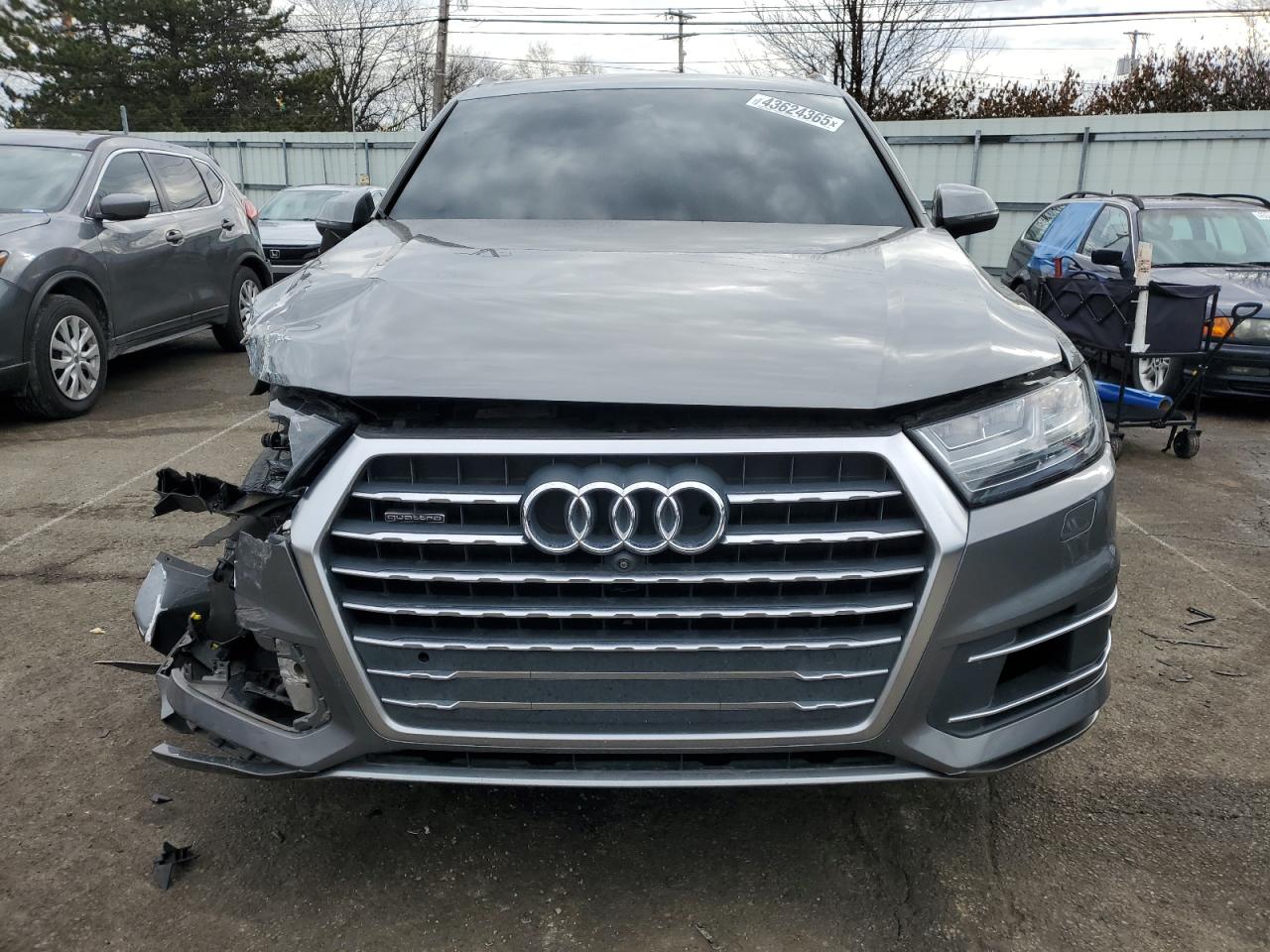 2017 Audi Q7 VIN WA1LAAF72HD000326 Copart auction photo, front end damage thumbnail 5