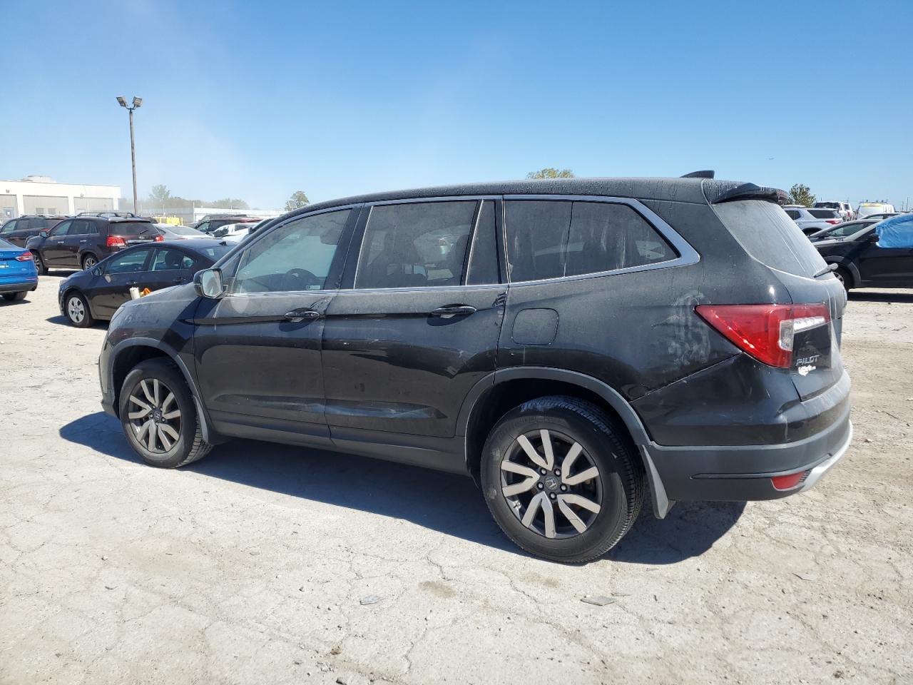 2019 Honda Pilot VIN 5FNYF6H57KB073472 Copart auction photo, side / minor dent/scratches damage thumbnail 2