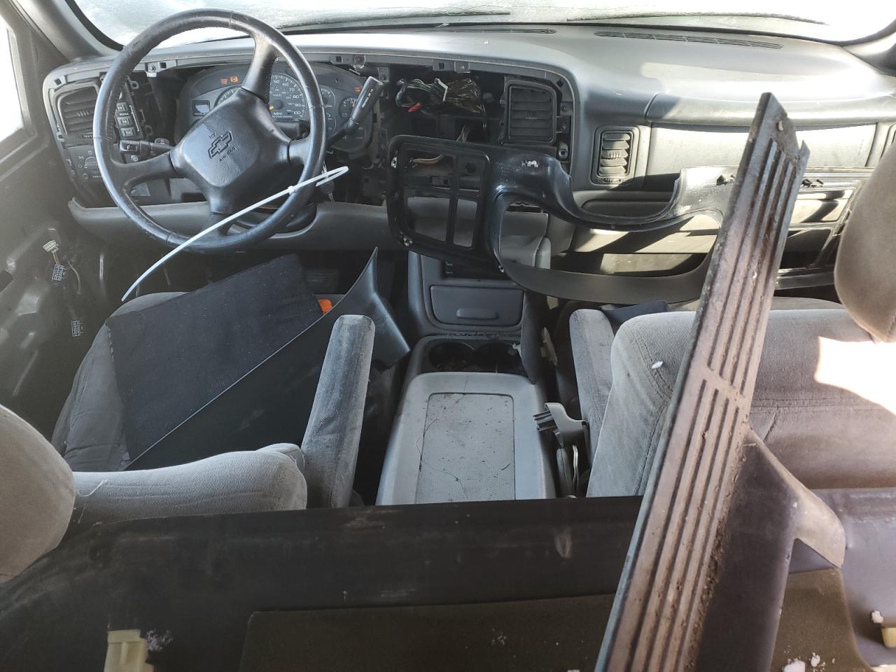 2001 Chevrolet Tahoe VIN 1GNEK13TX1J167738 Copart auction photo, rear end / front end damage thumbnail 8