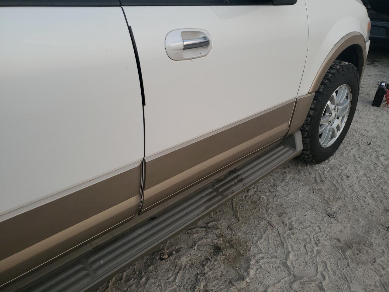 2014 Ford Expedition VIN 1FMJK1J56EEF13516 Copart auction photo, water/flood damage thumbnail 13