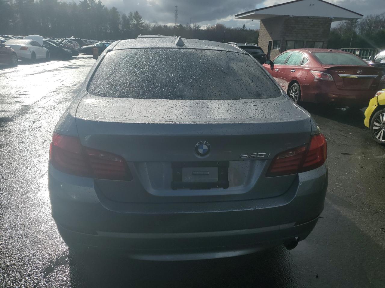 2011 BMW 5er VIN WBAFU7C58BC777944 Copart auction photo, front end damage thumbnail 6