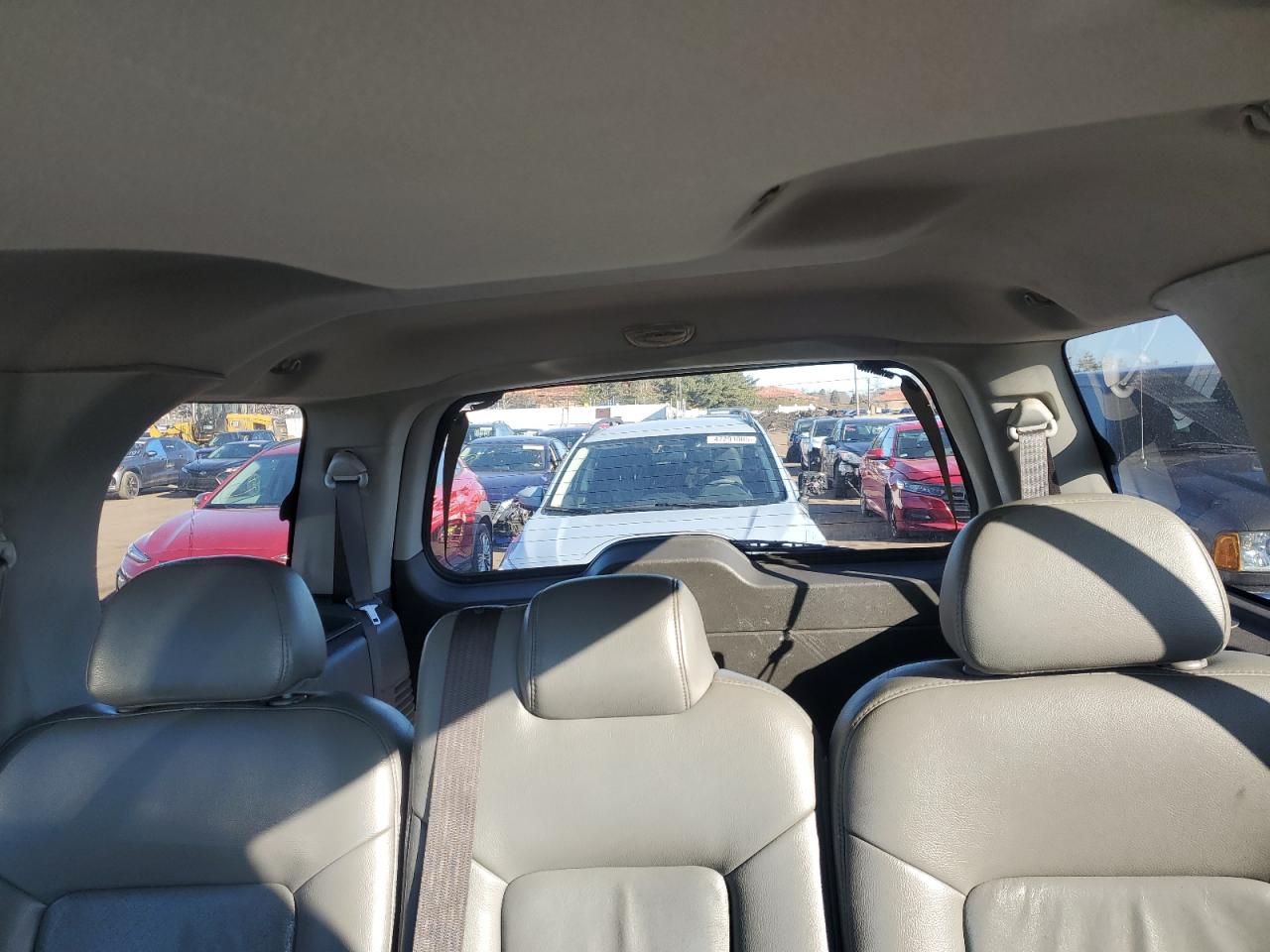 2004 Ford Expedition VIN 1FMFU16L94LA49185 Copart auction photo, rear end / minor dent/scratches damage thumbnail 10