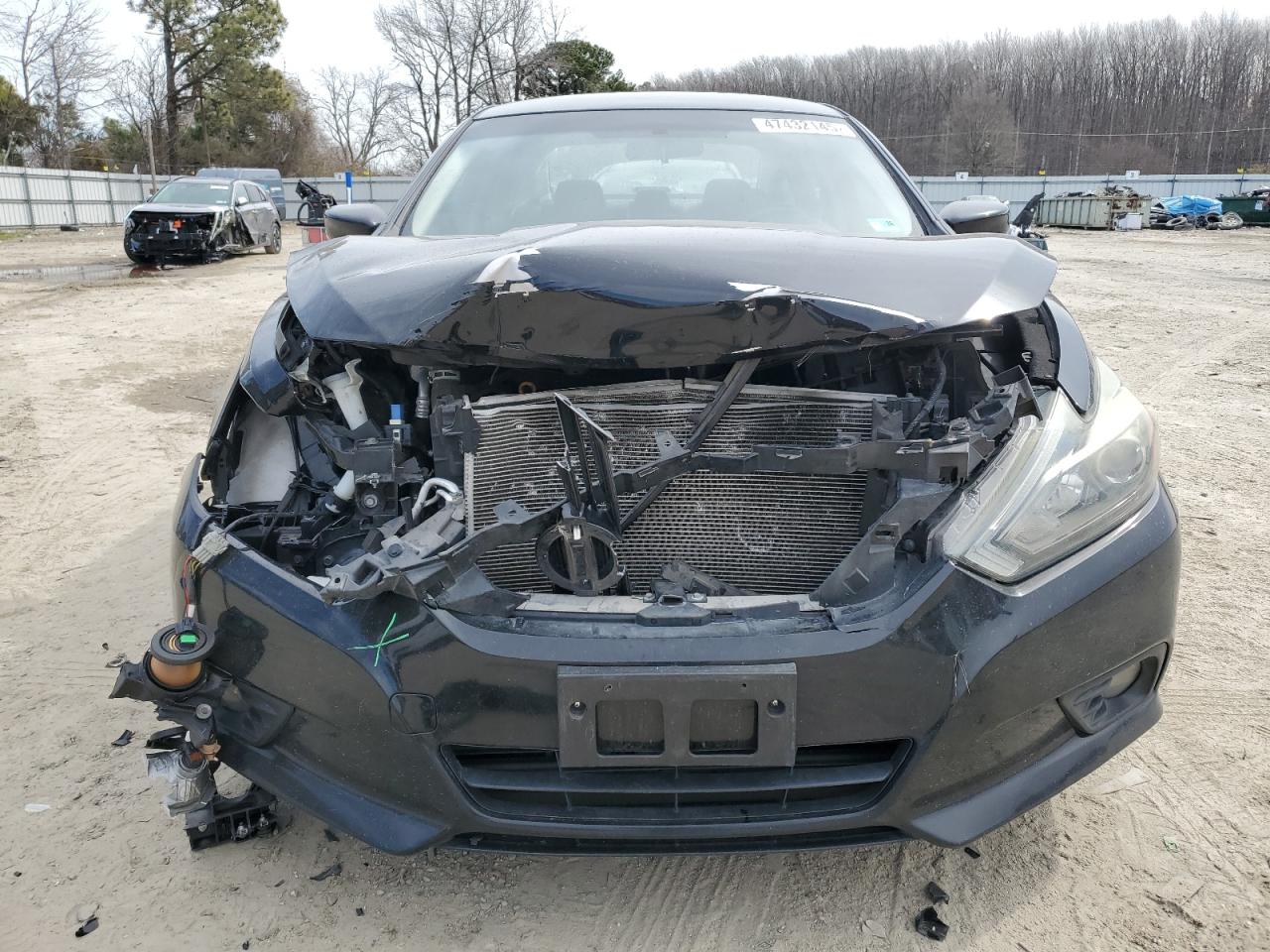 2017 Nissan Altima VIN 1N4AL3AP4HC271541 Copart auction photo, front end / minor dent/scratches damage thumbnail 5