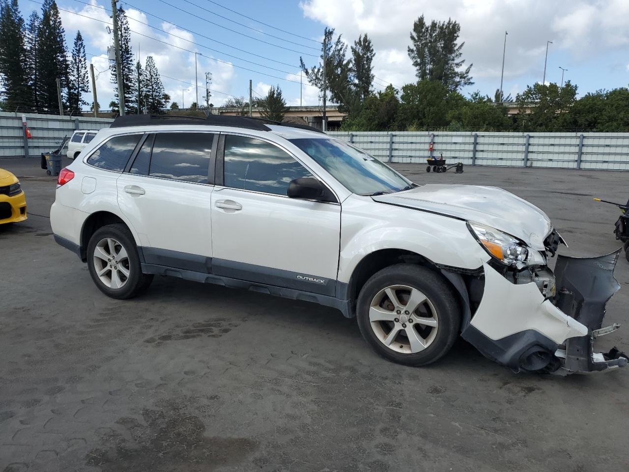2014 Subaru Outback VIN 4S4BRCACXE3208607 Copart auction photo, front end damage thumbnail 4