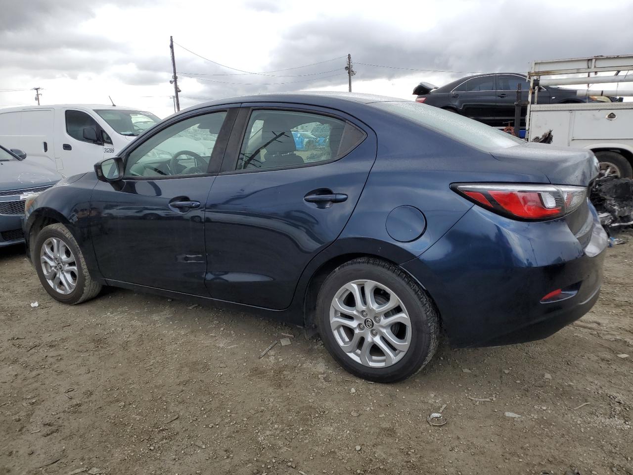 2018 Toyota Yaris VIN 3MYDLBYV8JY319224 Copart auction photo, side / rear end damage thumbnail 2