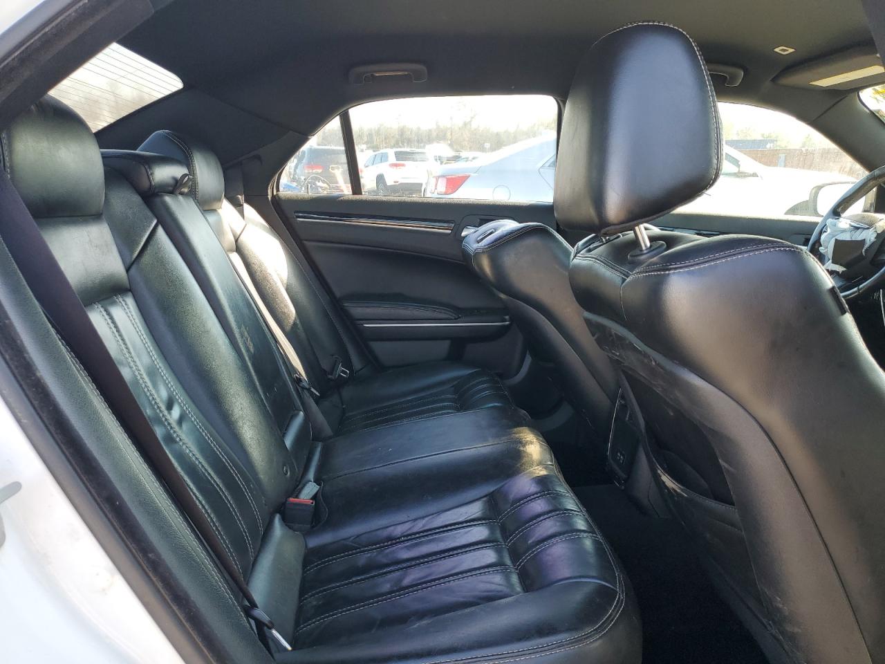 2019 Chrysler 300 VIN 2C3CCABG6KH637725 Copart auction photo, all over / undercarriage damage thumbnail 10