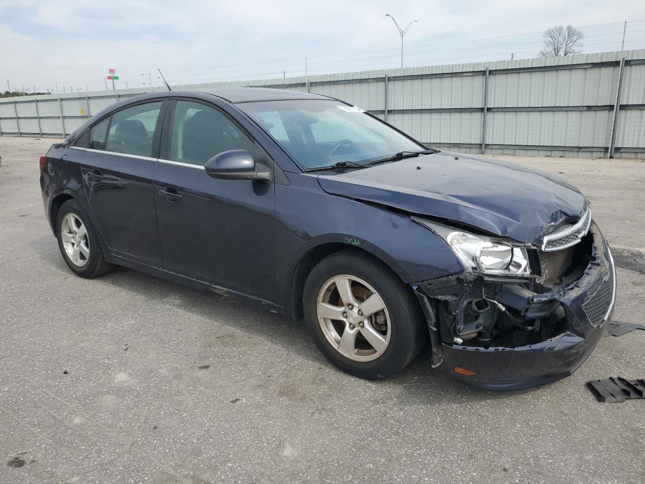 2014 Chevrolet Cruze VIN 1G1PC5SB6E7136285 Copart auction photo, front end / side damage thumbnail 4