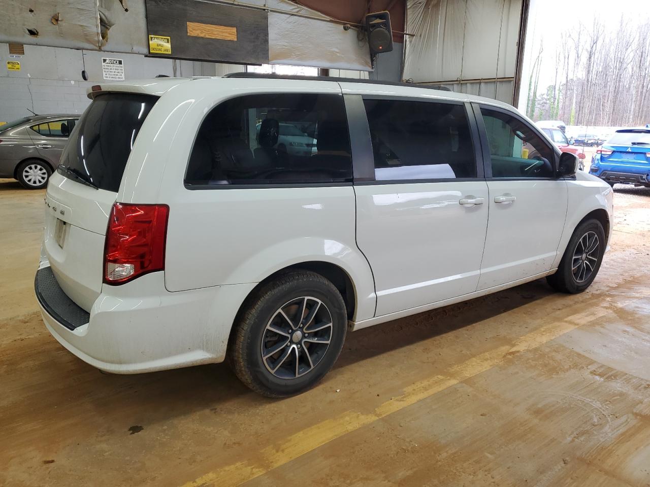 2018 Dodge Caravan VIN 2C4RDGCG5JR155731 Copart auction photo, rear end damage thumbnail 3
