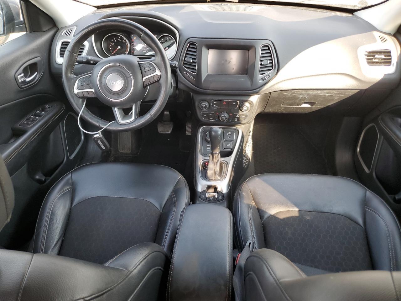 2018 Jeep Compass VIN 3C4NJDBB3JT314710 Copart auction photo, minor dent/scratches damage thumbnail 8