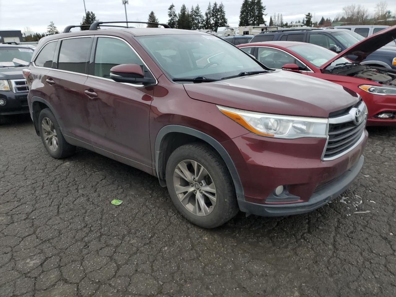 2016 Toyota Highlander VIN 5TDBKRFH7GS327801 Copart auction photo, side / rear end damage thumbnail 4