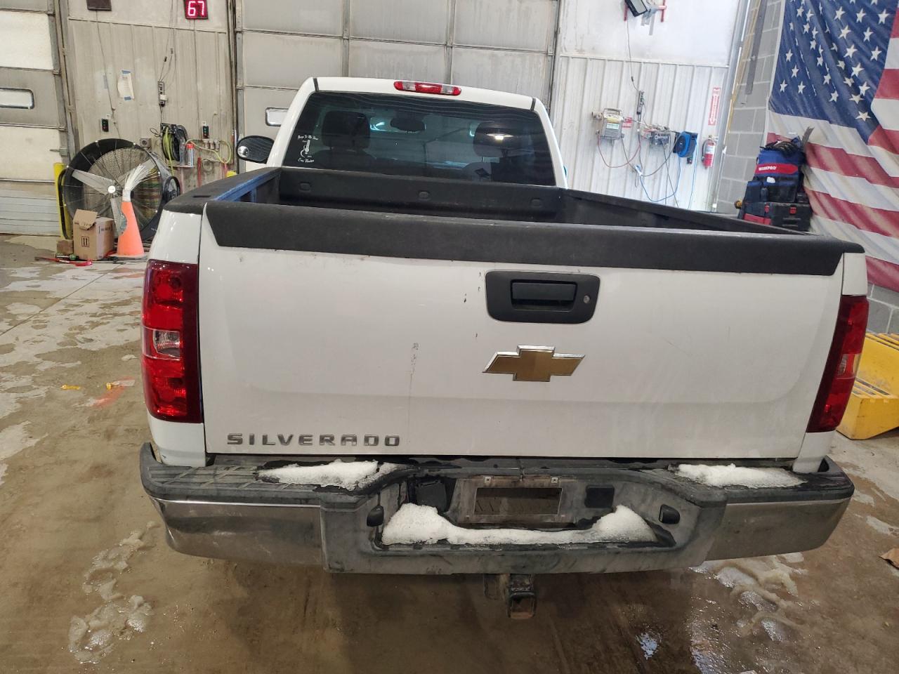 2009 Chevrolet Silverado VIN 1GCEC14X19Z254027 Copart auction photo, front end damage thumbnail 6